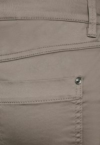Street One BERMUDA  MIT ZIPPER - Shorts - braun