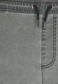 Quiksilver TAXER - Šortky - black