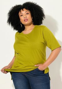 Ulla Popken PLUS SIZE SHORT SLEEVE TEE  - T-Shirt basic - olive