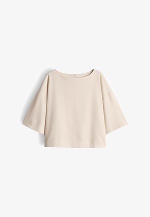 Beige cropped top met wijde mouwen, boothals, losse pasvorm en verlaagde schoudernaden.