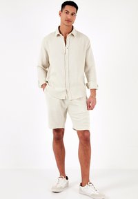 Buratti REGULAR FIT - Ing - beige