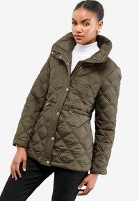 REGULAR FIT SHORT FUNNEL NECK QUILTED  - Chaqueta de invierno - olive green