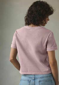 Self. SELF CROP REGULAR FIT - Jednoduché tričko - pink