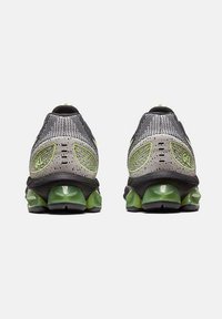 ASICS GEL QUANTUM 180 VII - Træningssko - green