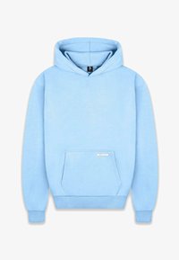 Sudadera azul clara hecha de un tejido suave, con un bolsillo frontal, puños acanalados y capucha con cordón. Branding mínimo en el bolsillo.