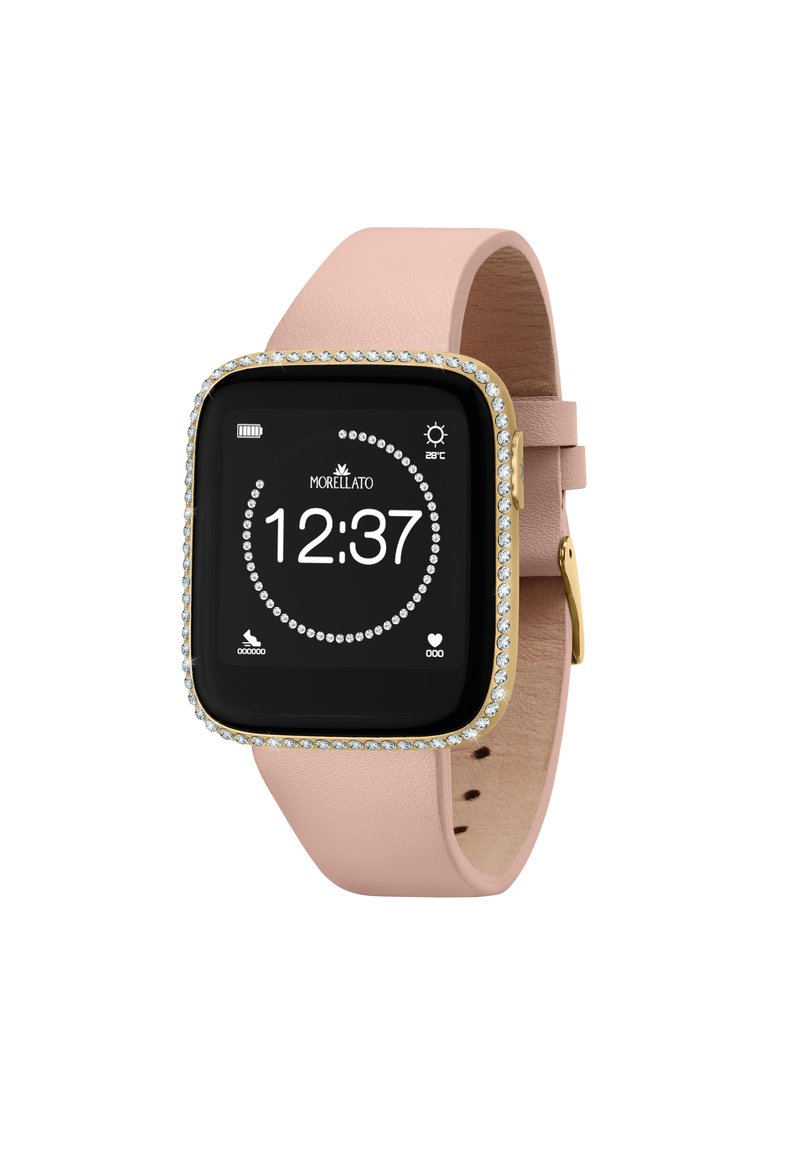 Orologio intelligente con schermo nero, bracciale in pelle rosa, ghiera dorata adornata di cristalli e display digitale che mostra le 12:37.