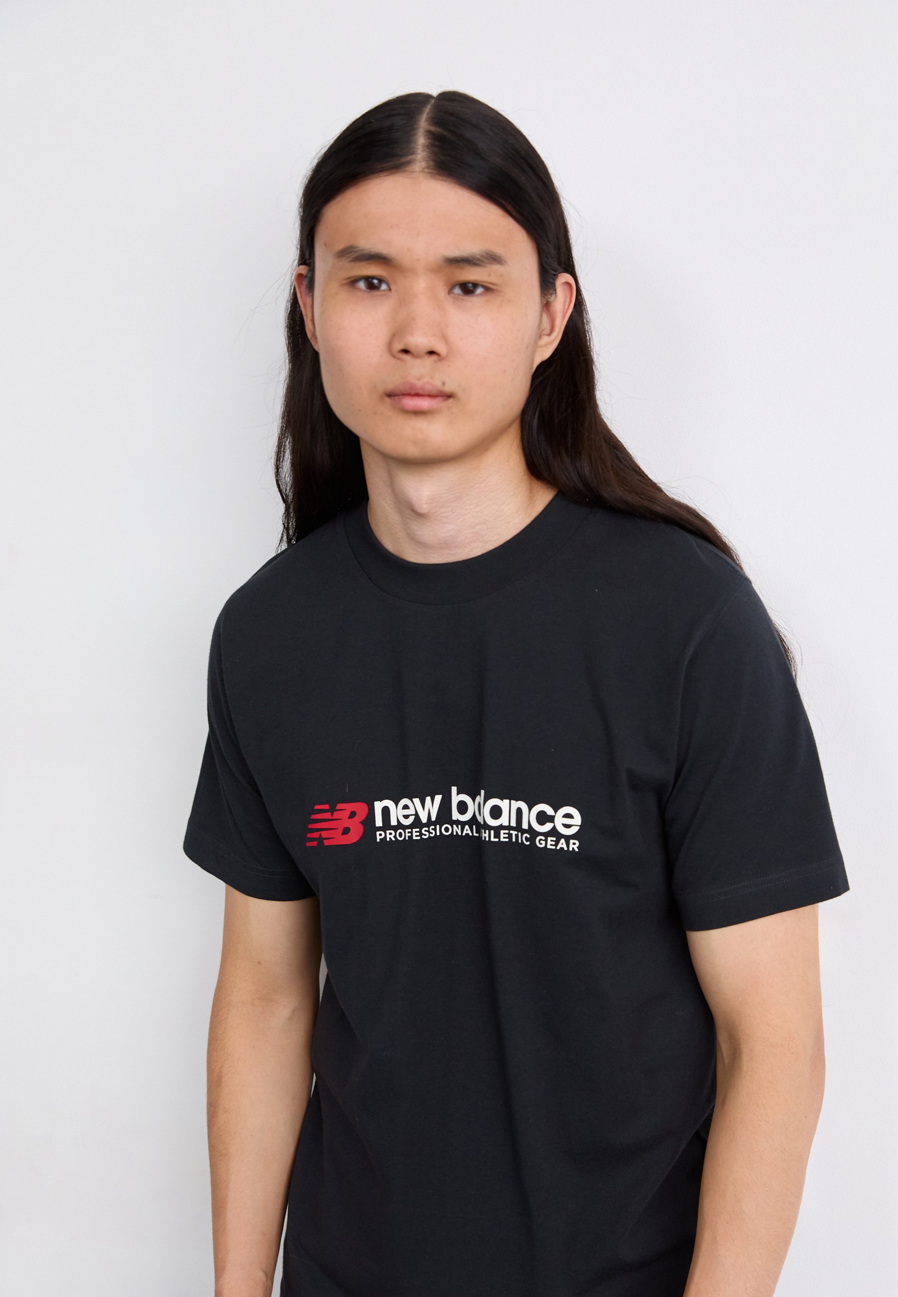 新品、未使用】PROFESSIONAL LOGO T-SHIRT