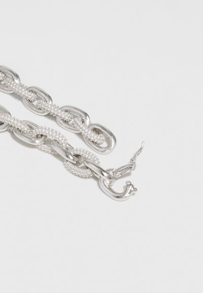 PATTARAPHAN SEMI TEXTURED SEAMLESS LINK BRACELET UNISEX - Karkötő - silver coloured