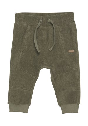 Miękkie oliwkowozielone spodnie dla malucha z elastycznym pasem, sznurkiem do regulacji, kieszeniami bocznymi, prążkowanymi mankietami oraz małą metką marki z przodu po prawej stronie.