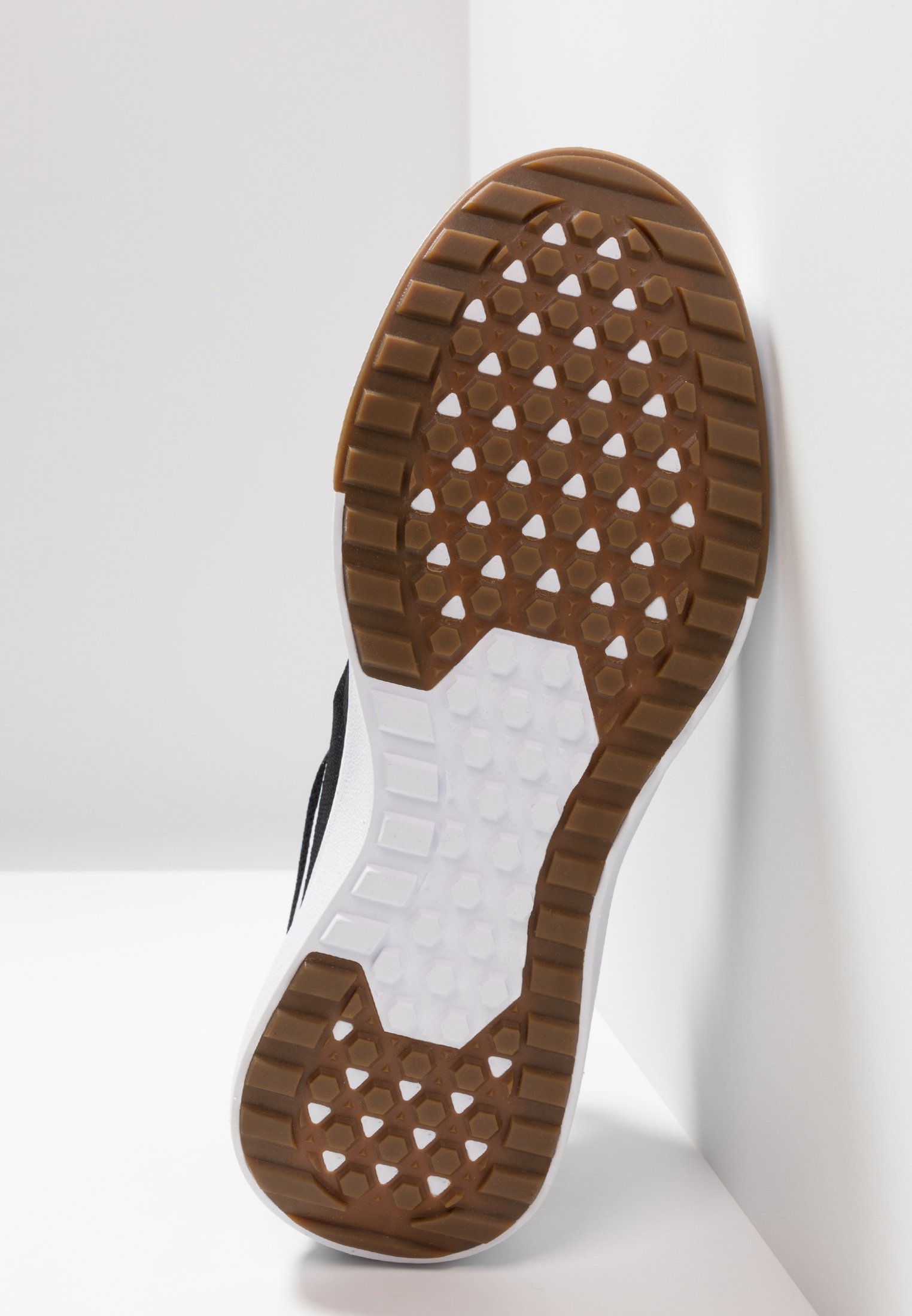 black ultrarange rapidweld trainers