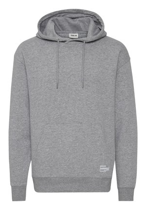 Grå hettegenser laget av myk stoff med snor i hetten, kengurulomme og ribbestrikket mansjetter og nederkant. Inkluderer et merke nederst til høyre.