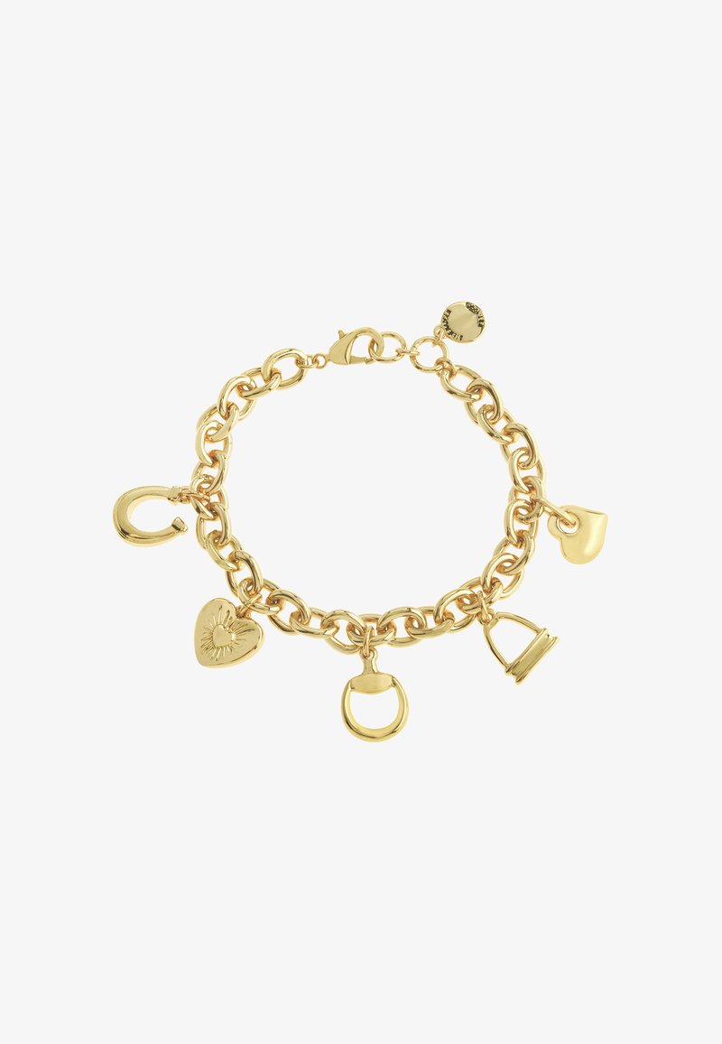 Goldene Kettenarmband mit mehreren Charms, darunter ein Herz, ein Schloss und ein Haken. Glatte Metalloberfläche und großes Glieddesign.