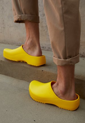 SUPER BIRKI PU REGULAR UNISEX - Pantolette flach - yellow