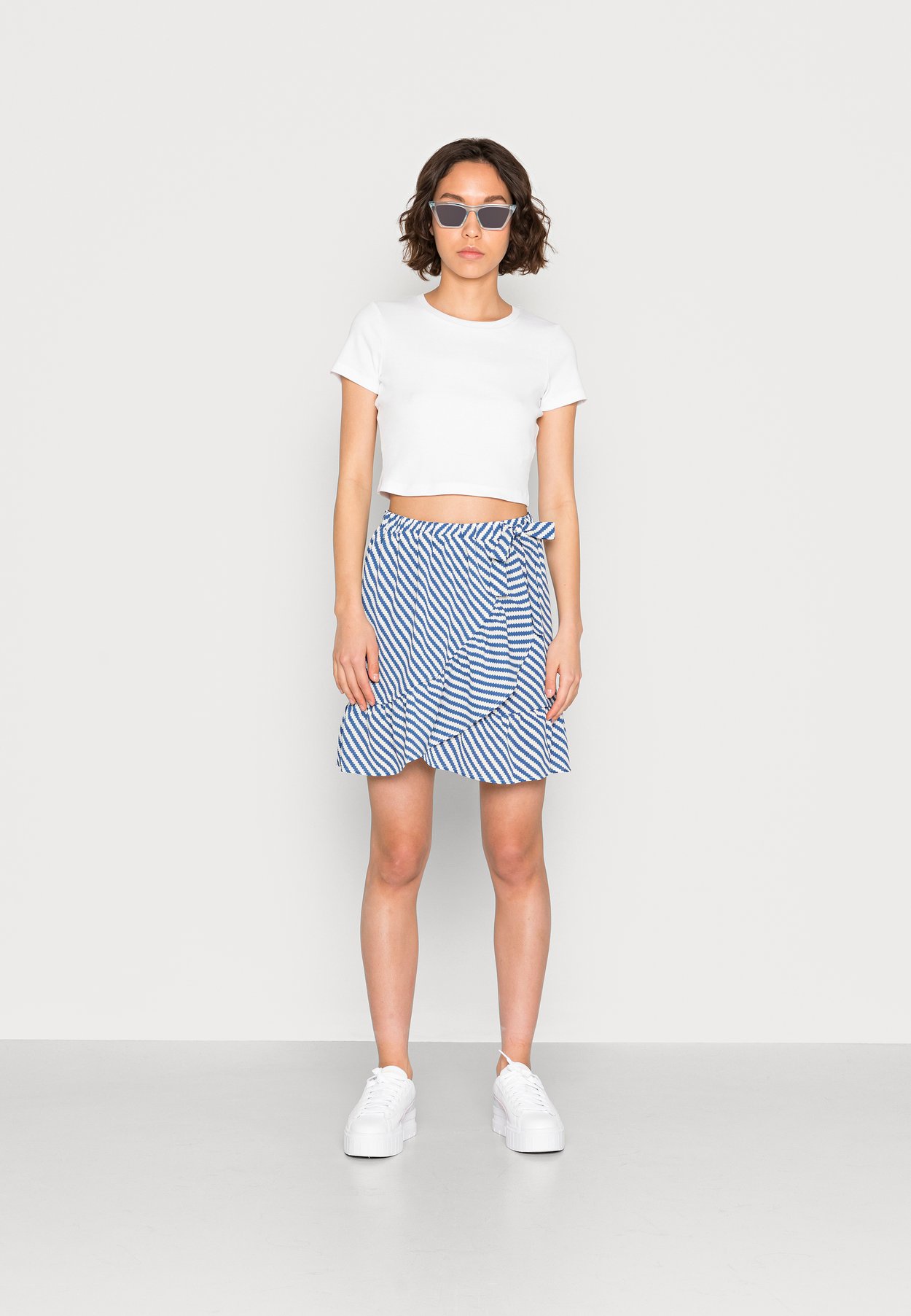 ONLNOVA LUX MERLE SHORT SKIRT