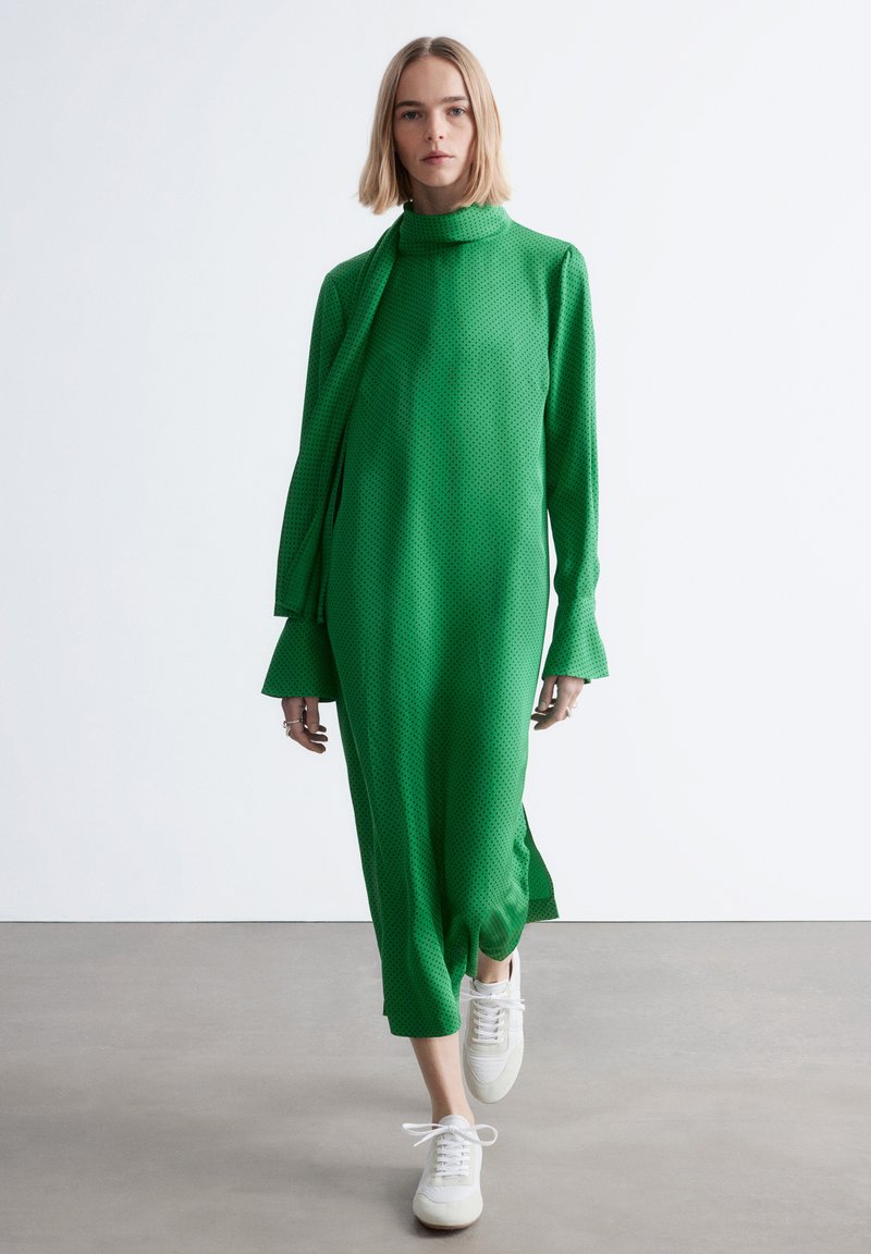 & OTHER STORIES & OTHER STORIES SCARF-NECK MIDI DRESS - Day dress - green -  Zalando.ie