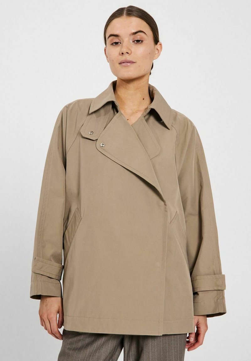 NORR VANA SHORT - Trench - warm beige