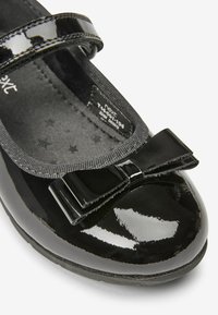 Next Narrow Fit Mary Jane Bow Shoe - Riemchenballerina - black patent