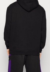 Mitchell & Ness Jersey con capucha - black
