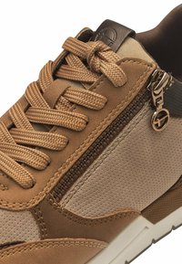 Tamaris Sneaker low - cognac comb