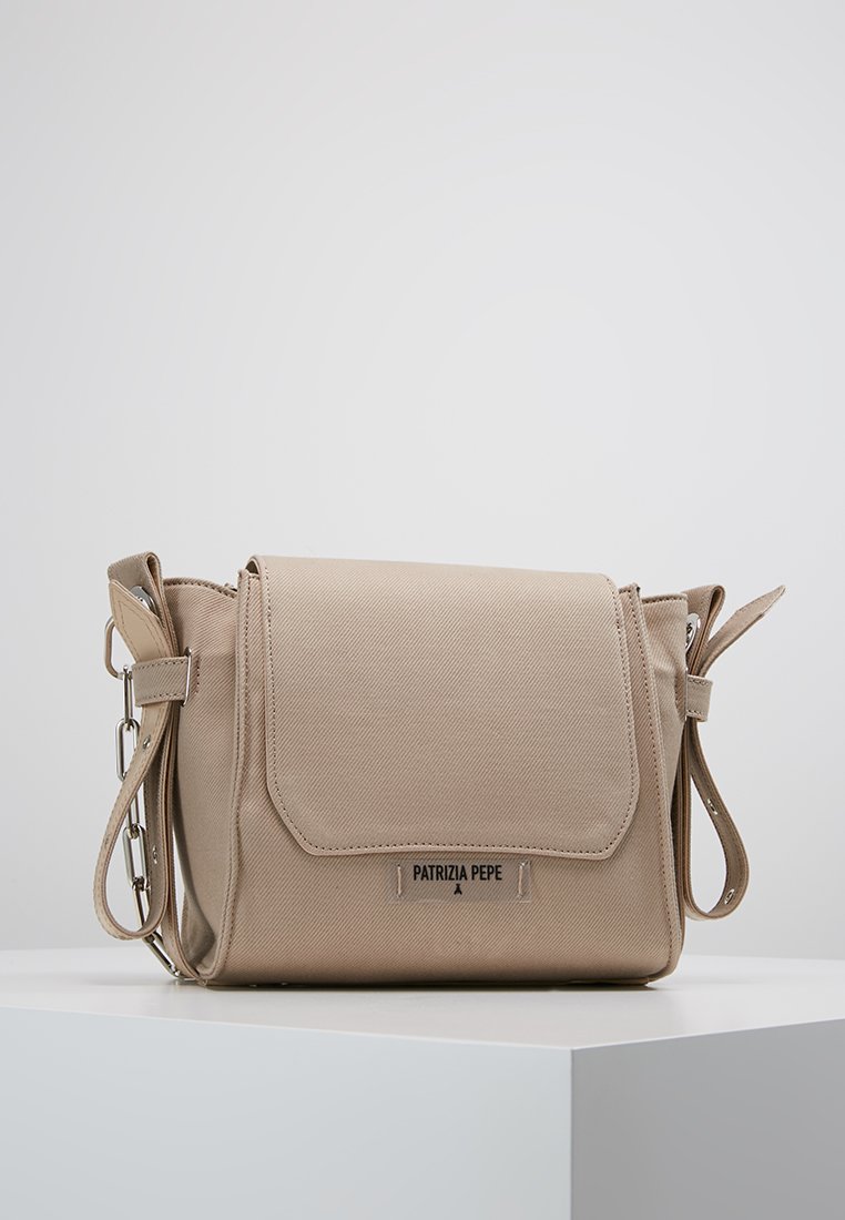 Patrizia Pepe BORSA TRACOLLA Skulderveske camel beige Patrizia Pepe BORSA TRACOLLA Skulderveske camel beige