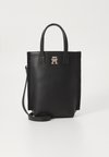 DISTINCT PHONE POUCH - Phone pouch - black