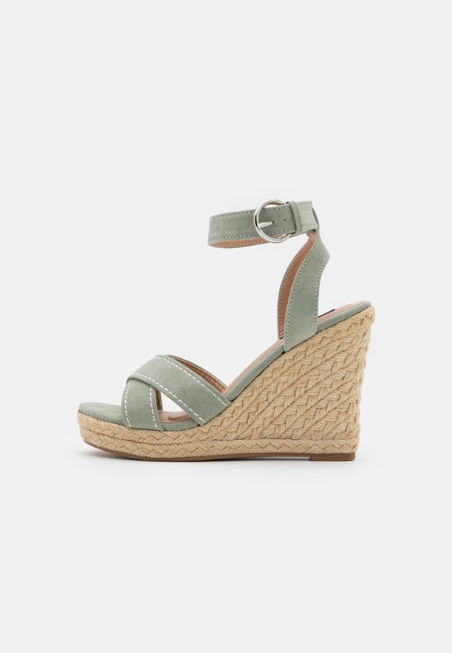 ONLAMELIA LIFE STITCH - Sandalen met plateauzool - green