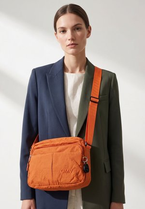 Gian Marco Venturi, GIAN MARCO VENTURI CROSSBODY BAG - Schoudertas - orange