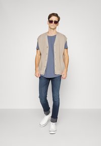 Lee SHAPED TEE - T-shirt básica - washed grey
