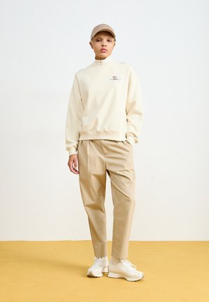 WS327 - Baskets basses - sandstone