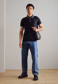 Lindbergh CONTRAST PIPING - Polokošeľa - navy