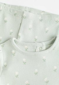 Next SET - Ilgarankovis viršutinės dalies drabužis - sage green