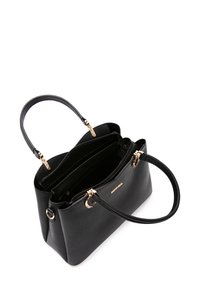 Borsa a mano in pelle nera con due manici, hardware dorato e finitura testurizzata. Presenta un ampio interno con numerosi scomparti.