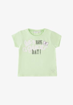 Maglietta verde chiaro a maniche corte per bambino con la scritta "Passiamo una splendida giornata!" e una piccola illustrazione di farfalla sul davanti.