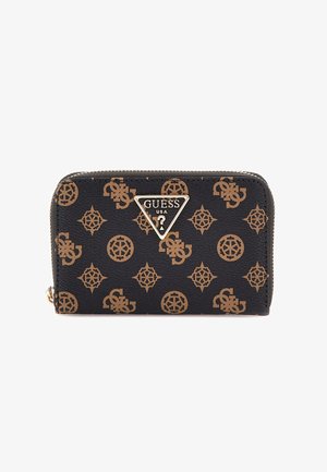 Portefeuille zippé noir recouvert de motifs géométriques bruns et de logos, avec un accent en métal triangulaire argenté portant le nom de la marque.