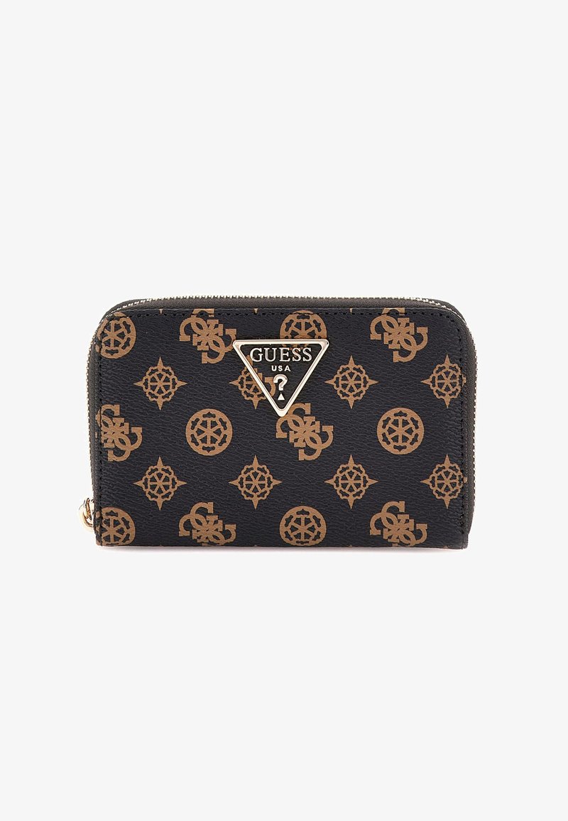 Portefeuille zippé noir recouvert de motifs géométriques bruns et de logos, avec un accent en métal triangulaire argenté portant le nom de la marque.