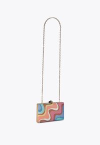 Borsa a pochette decorata con perline e con tracolla a catena. Presenta un motivo ondulato multicolore in rosa, blu e bianco. Struttura metallica con chiusura.