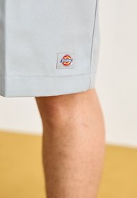 Thumbnail Image 7