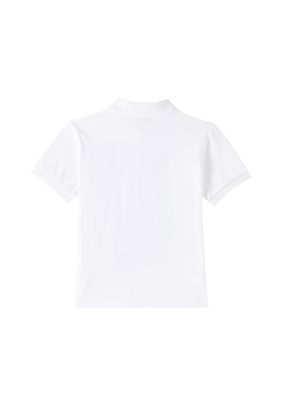 Polo shirt bianco con maniche corte, colletto e una texture liscia e morbida. Design semplice senza motivi o accenti.