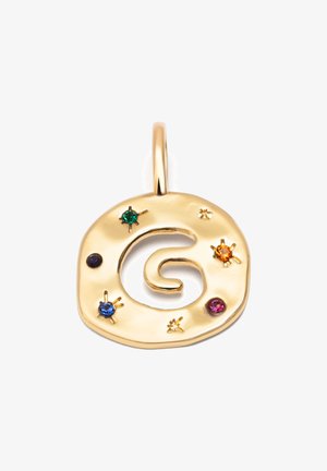 Guldvedhæng med spiraldesign, prydet med farverige ædelsten: grøn, blå, mørkeblå, orange og pink, samt en tekstureret overflade.