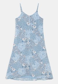 Vaaleansininen hihaton mekko, jossa on kukka- ja paisley-kuvioita, keskellä napitus ja virtaava siluetti.