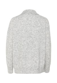 Grå strikket sweater med et tekstureret mønster, lange ærmer og en blød krave. Stof har et subtilt spottet udseende hele vejen igennem.