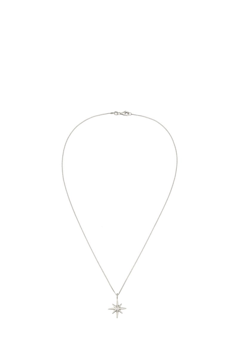 Sølv halskæde med en fin kæde, der har en stjernesymmetrisk vedhæng dekoreret med flere spidse spidser og en lille central detalje.