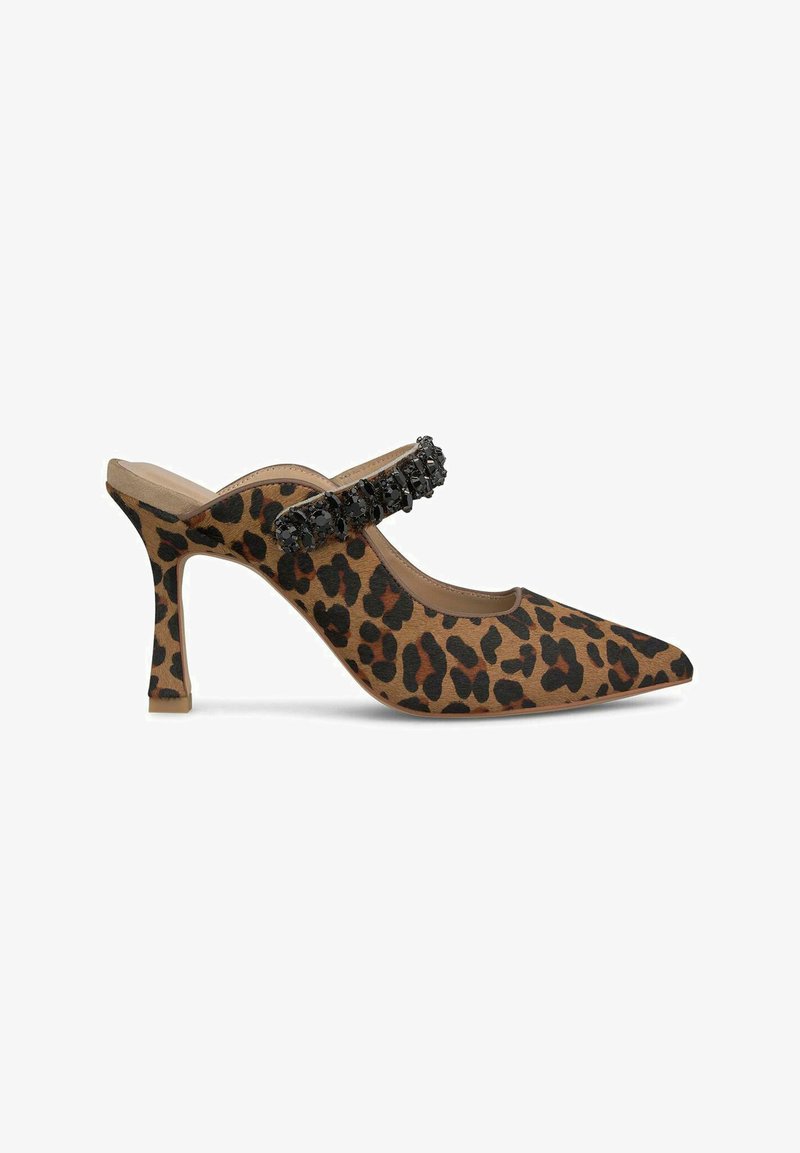 Escarpins à talons arrières à imprimé léopard avec bout pointu, texte beige et noir, ornés d'une bride en pierre noire, avec un talon fin.
