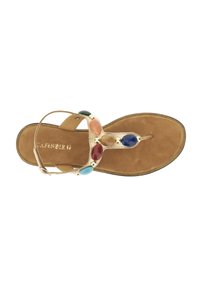 Sandale plate cu tonuri aurii, având un design cu bretele între degete, decorate cu pietre ovale multicolore și o talpă interioară din suede bej. Detalii decorative metalice incluse.
