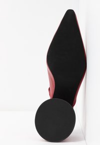 Jeffrey Campbell Mules à talons - red