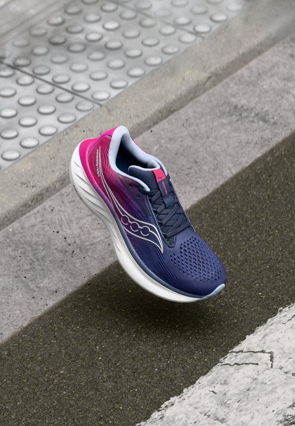 RIDE 18 - Laufschuh Straße