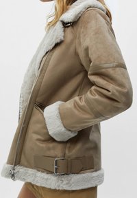 PULL&BEAR Imiteret læderjakke - dark grey