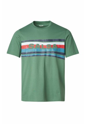 REGULAR - Camiseta estampada - grün