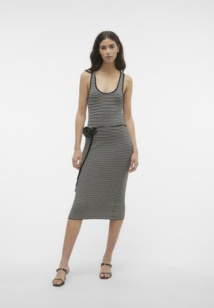 Vero Moda VMBLOOM O NECK DRESS - Džemperkleita - black/birch