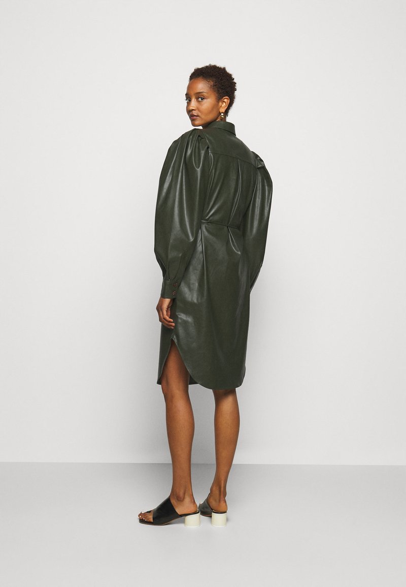Damen Bekleidung | DESIGNERS REMIX MARIE SLEEVE DRESS Blusenkleid olive/oliv-meliert - VM91419 Damen Bekleidung | DESIGNERS REMIX MARIE SLEEVE DRESS Blusenkleid olive/oliv-meliert - VM91419